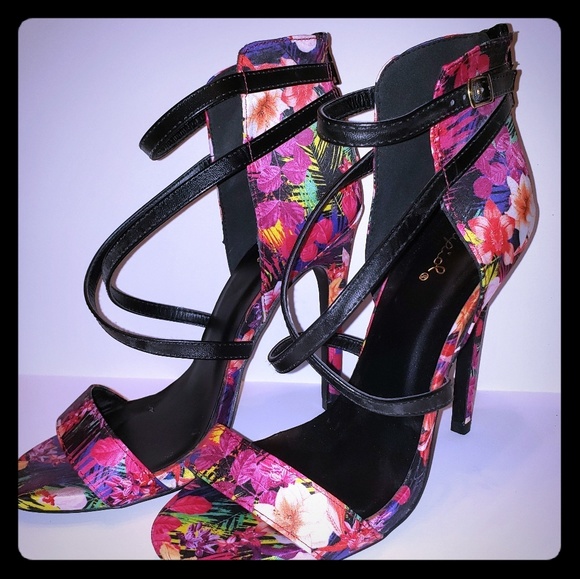 Qupid 5" Floral Ankle Cuff Strappy Heels - Picture 1 of 7